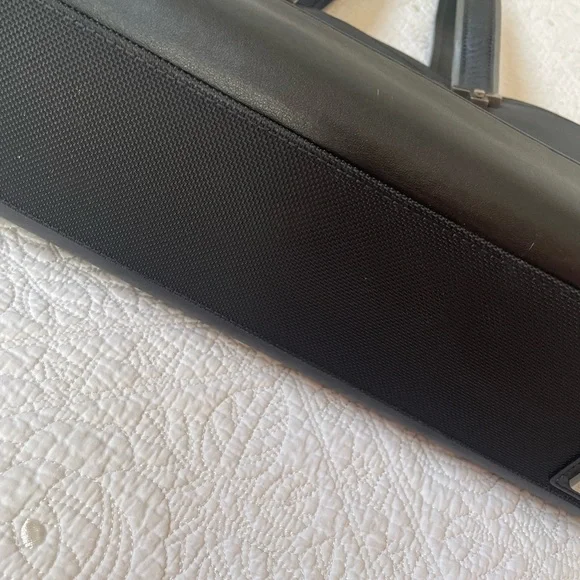 Tumi Black Laptop Bag with Sleek Professional Design - Picture 9 of 16